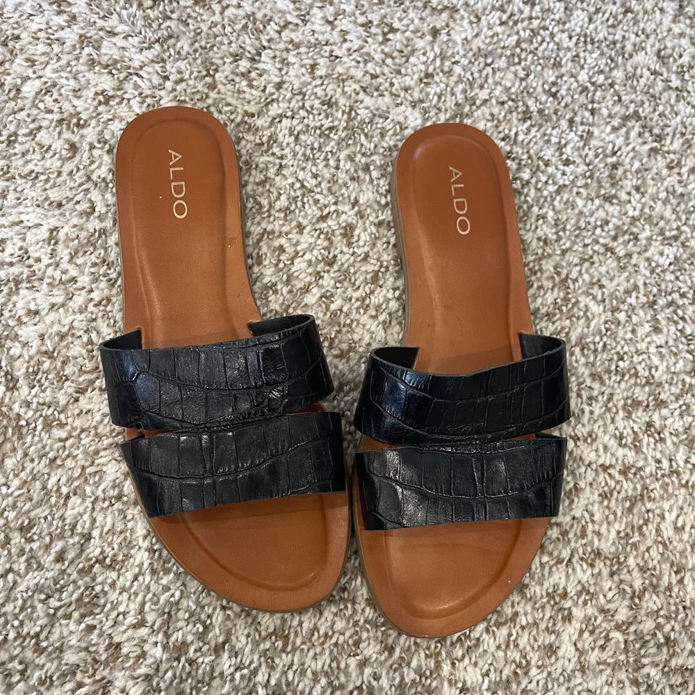 Also slides US size 6.5
